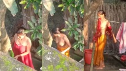 Desi slim Village Bhabhi Nude Outdoor Bath 5 Clips
