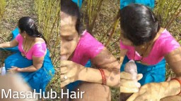 Gramathu desi aunty outdoor blowjob on the forest